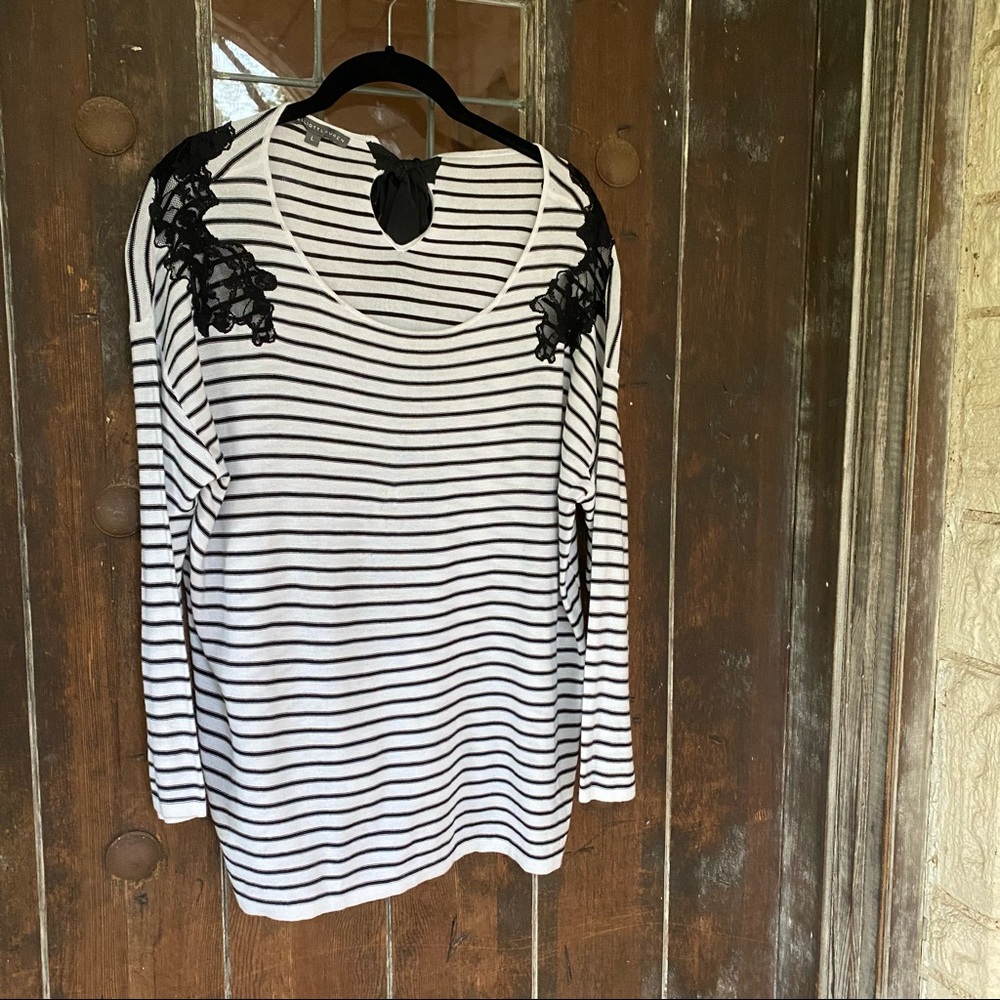 Elliott Lauren | Striped Cotton Knit w/lace & ribbon